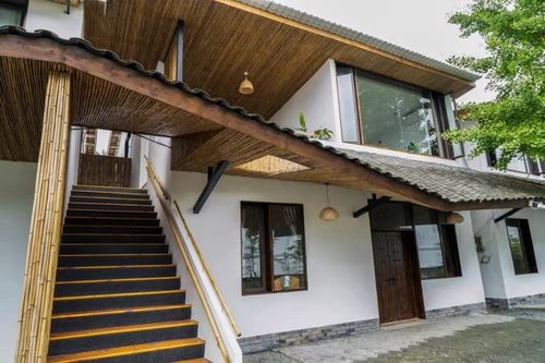 夏日鄉(xiāng)村行，大屋檐下納涼記